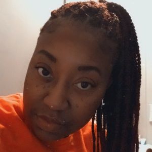 Meet your Posher, Alicia